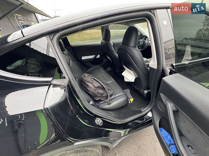 Внедорожник / Кроссовер Tesla Model Y 2023 в Киеве