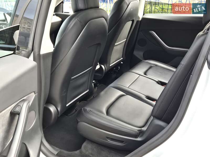 Внедорожник / Кроссовер Tesla Model Y 2022 в Киеве