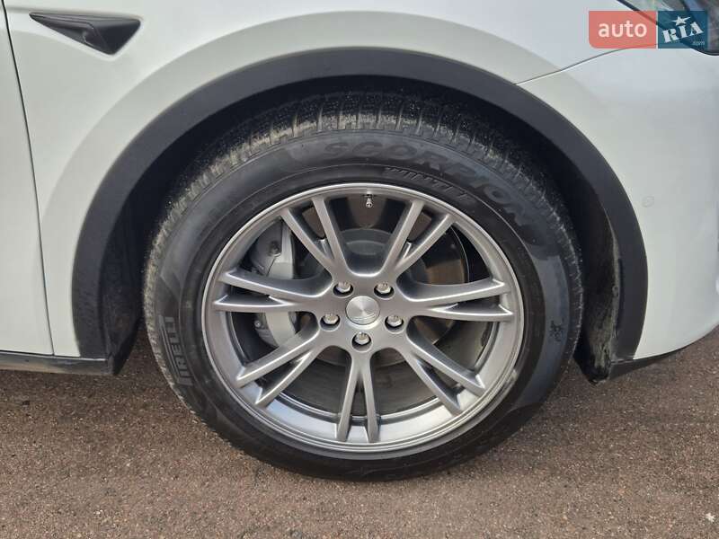 Внедорожник / Кроссовер Tesla Model Y 2022 в Киеве