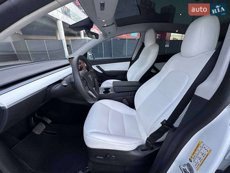 Внедорожник / Кроссовер Tesla Model Y 2022 в Киеве