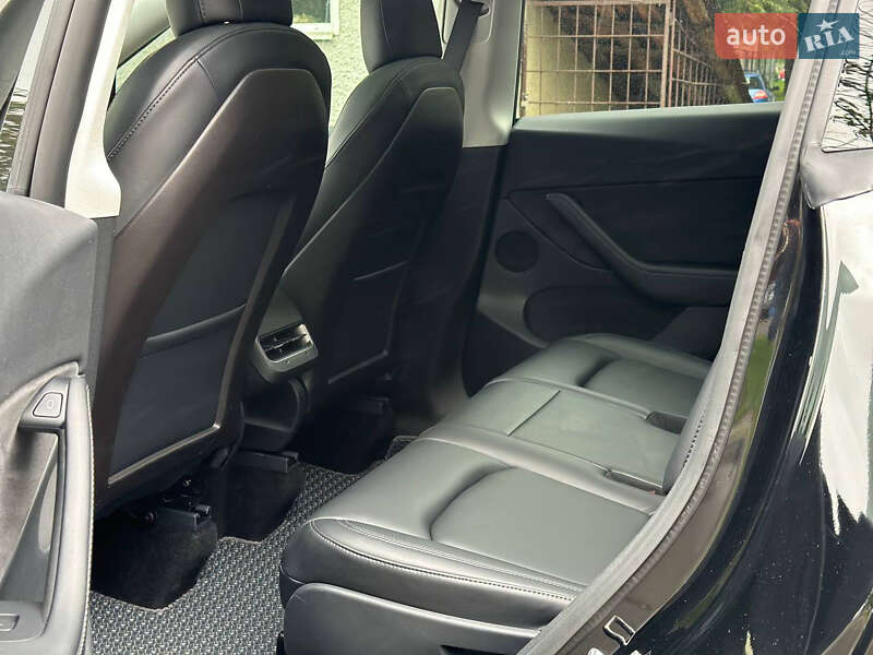 Позашляховик / Кросовер Tesla Model Y 2021 в Коломиї