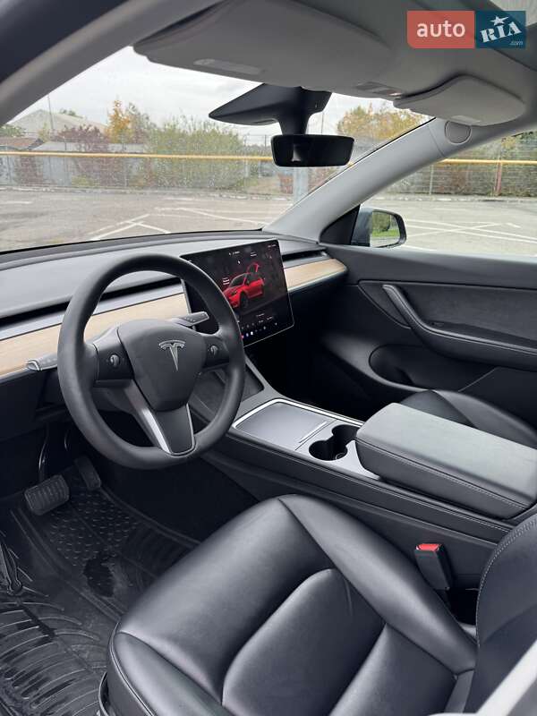 Позашляховик / Кросовер Tesla Model Y 2022 в Івано-Франківську