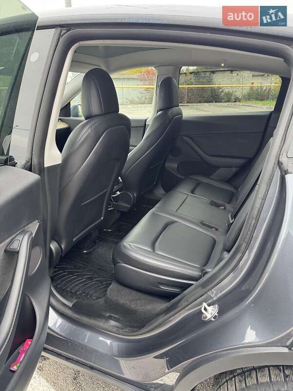 Позашляховик / Кросовер Tesla Model Y 2022 в Івано-Франківську