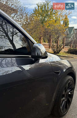 Внедорожник / Кроссовер Tesla Model Y 2023 в Кривом Роге