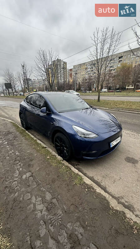 Внедорожник / Кроссовер Tesla Model Y 2023 в Львове