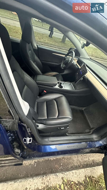 Внедорожник / Кроссовер Tesla Model Y 2023 в Львове