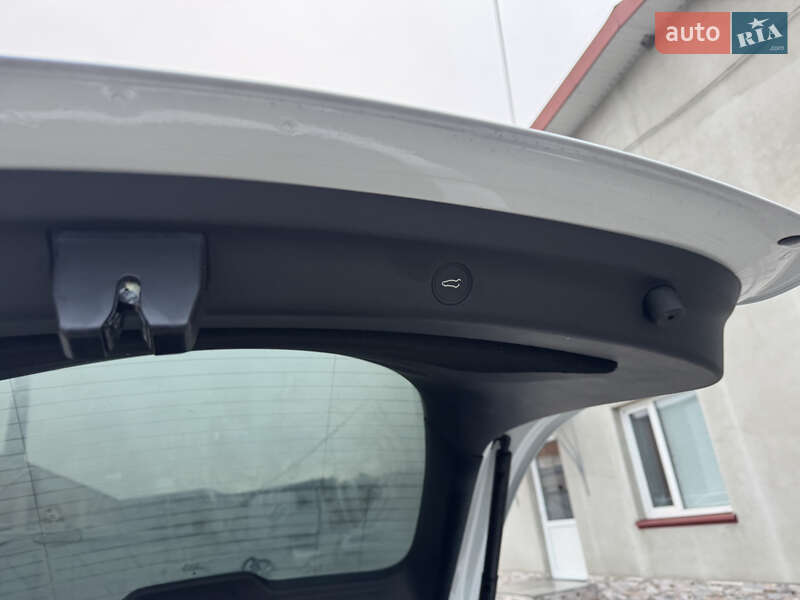 Позашляховик / Кросовер Tesla Model Y 2022 в Луцьку фото 30 Позашляховик / Кросовер Tesla Model Y 2022 в Луцьку