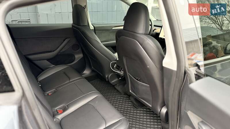 Позашляховик / Кросовер Tesla Model Y 2023 в Києві фото 8 Позашляховик / Кросовер Tesla Model Y 2023 в Києві