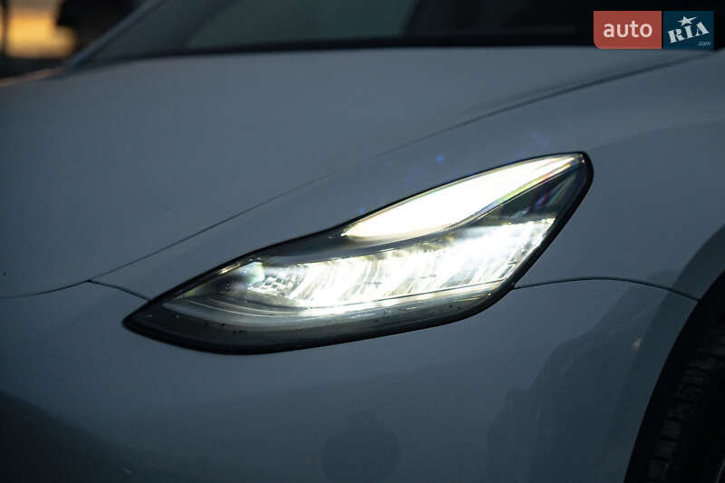 Внедорожник / Кроссовер Tesla Model Y 2021 в Черновцах