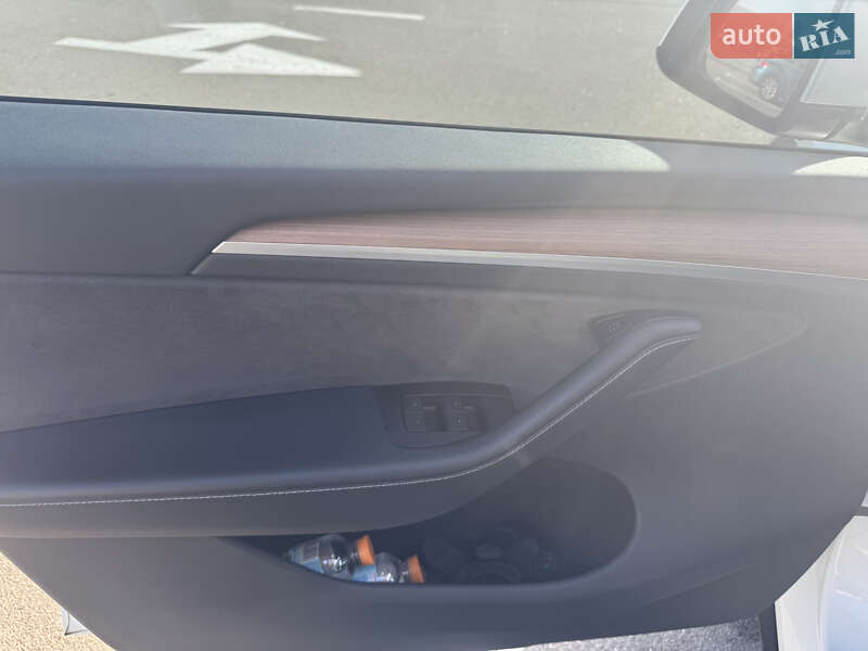 Внедорожник / Кроссовер Tesla Model Y 2023 в Киеве фото 15 Внедорожник / Кроссовер Tesla Model Y 2023 в Киеве