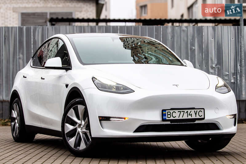 Позашляховик / Кросовер Tesla Model Y 2024 в Львові