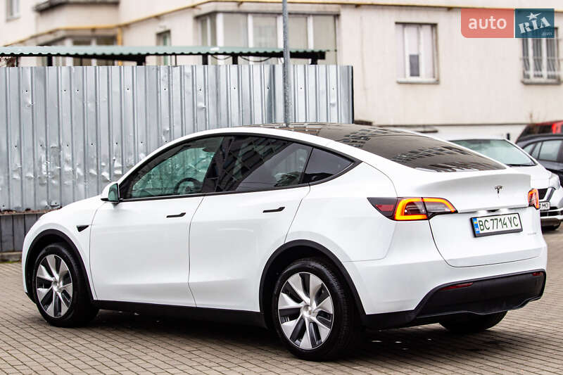 Позашляховик / Кросовер Tesla Model Y 2024 в Львові