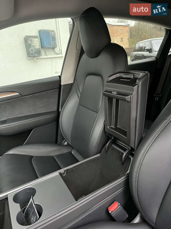 Внедорожник / Кроссовер Tesla Model Y 2024 в Львове