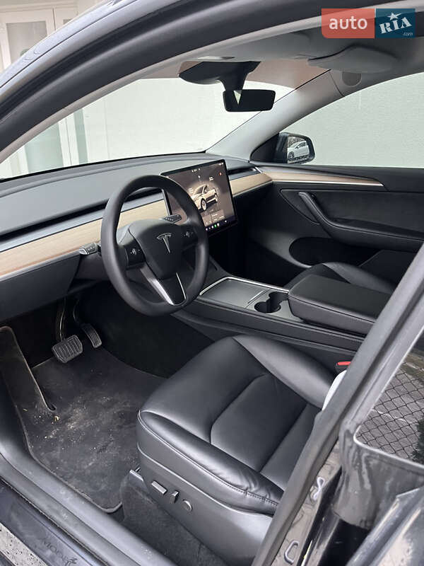 Внедорожник / Кроссовер Tesla Model Y 2024 в Львове