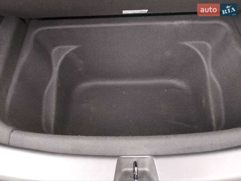 Позашляховик / Кросовер Tesla Model Y 2023 в Дніпрі