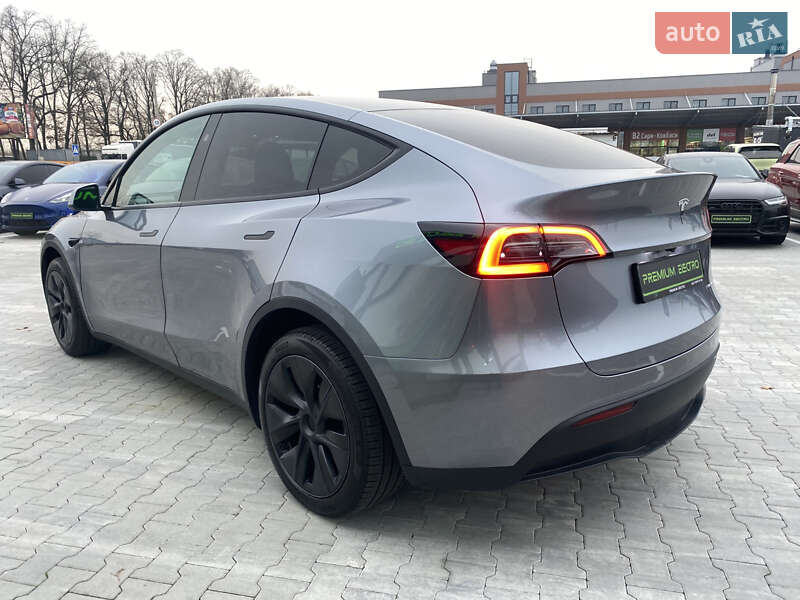 Внедорожник / Кроссовер Tesla Model Y 2025 в Киеве