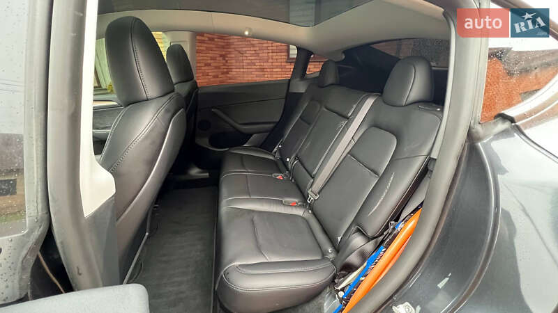 Внедорожник / Кроссовер Tesla Model Y 2024 в Луцке