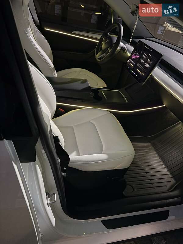 Внедорожник / Кроссовер Tesla Model Y 2023 в Ужгороде фото 31 Внедорожник / Кроссовер Tesla Model Y 2023 в Ужгороде