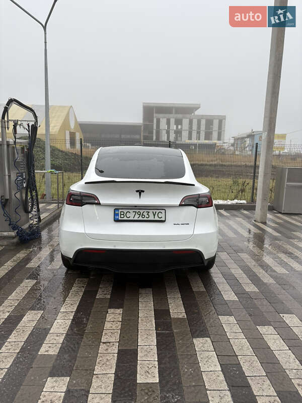 Позашляховик / Кросовер Tesla Model Y 2021 в Львові