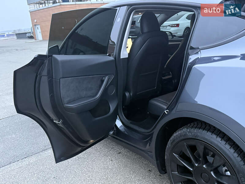 Позашляховик / Кросовер Tesla Model Y 2023 в Києві