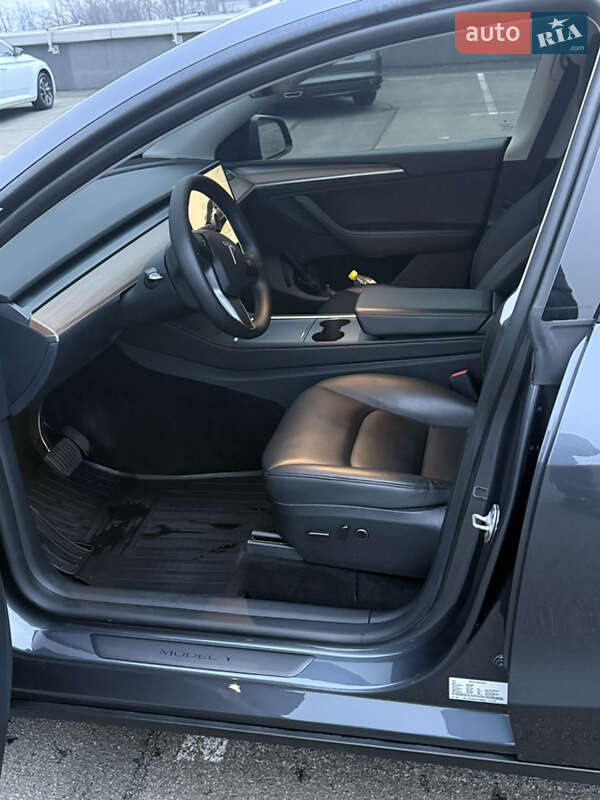 Позашляховик / Кросовер Tesla Model Y 2023 в Києві