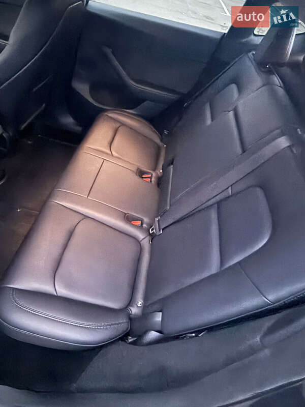 Позашляховик / Кросовер Tesla Model Y 2023 в Києві