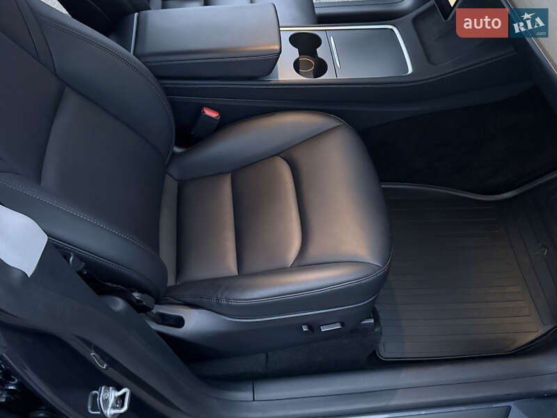 Позашляховик / Кросовер Tesla Model Y 2023 в Києві
