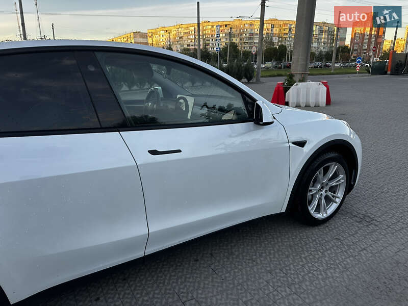 Позашляховик / Кросовер Tesla Model Y 2023 в Полтаві