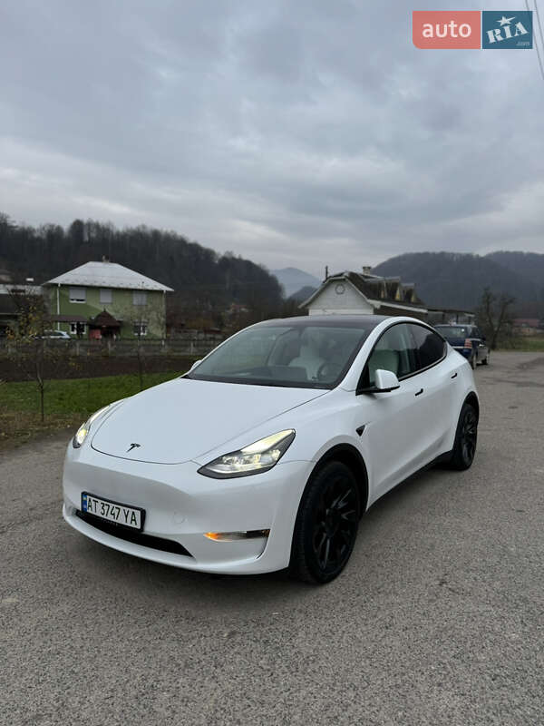 Внедорожник / Кроссовер Tesla Model Y 2024 в Ивано-Франковске