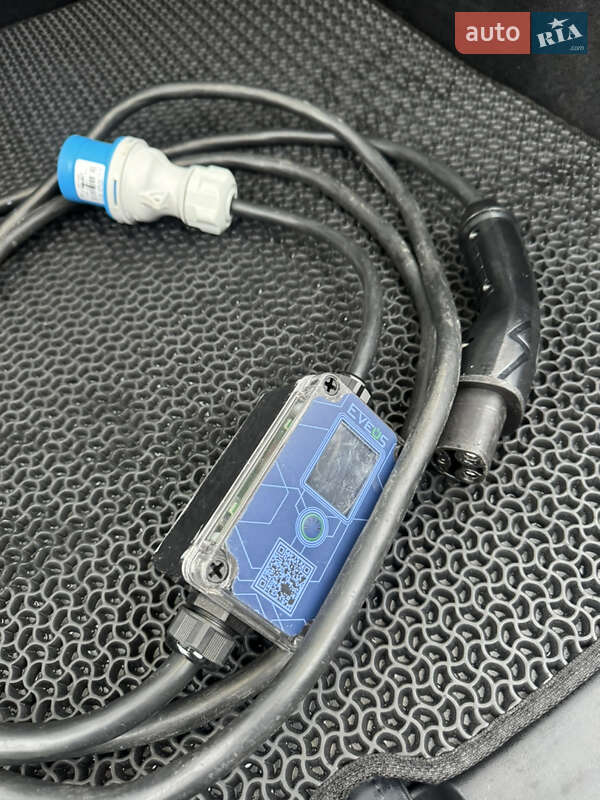 Внедорожник / Кроссовер Tesla Model Y 2024 в Ивано-Франковске