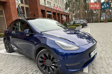 Внедорожник / Кроссовер Tesla Model Y 2023 в Киеве