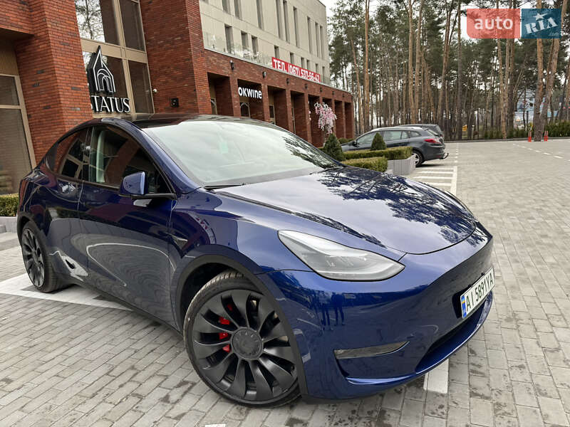 Внедорожник / Кроссовер Tesla Model Y 2023 в Киеве