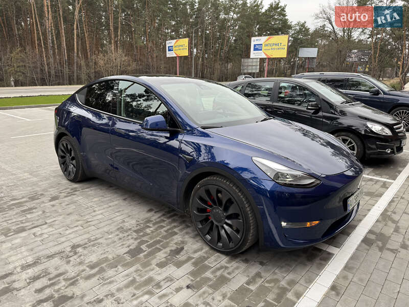 Внедорожник / Кроссовер Tesla Model Y 2023 в Киеве