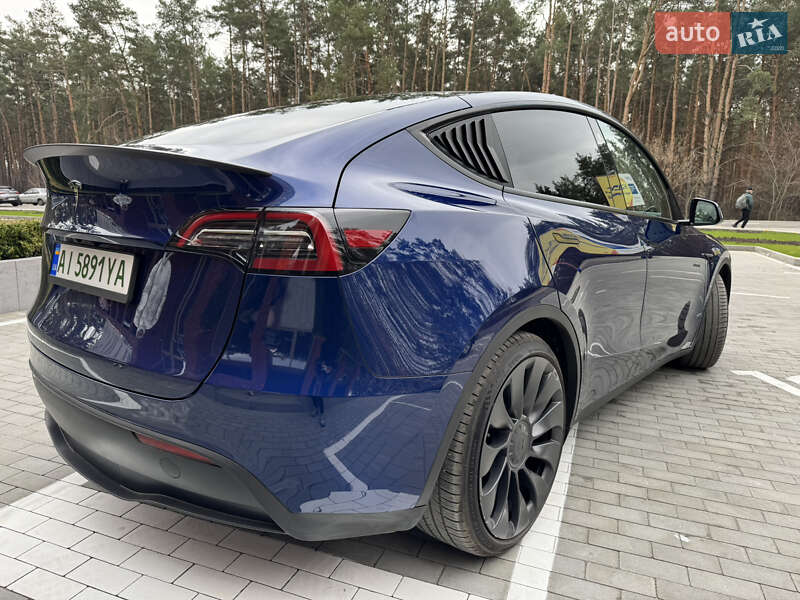 Внедорожник / Кроссовер Tesla Model Y 2023 в Киеве