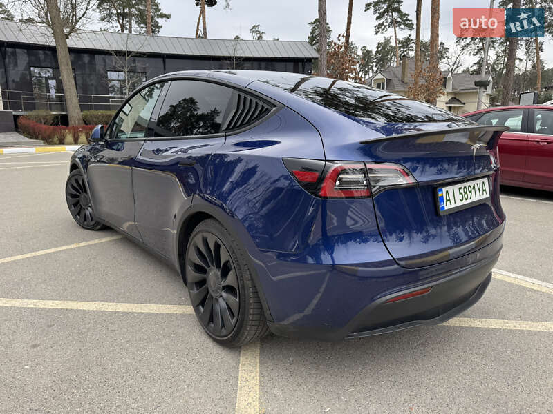 Внедорожник / Кроссовер Tesla Model Y 2023 в Киеве