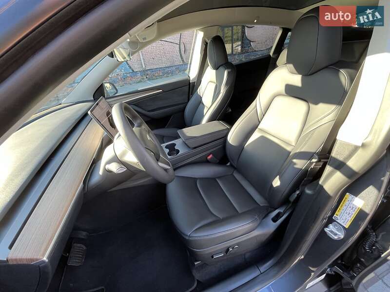 Внедорожник / Кроссовер Tesla Model Y 2023 в Луцке