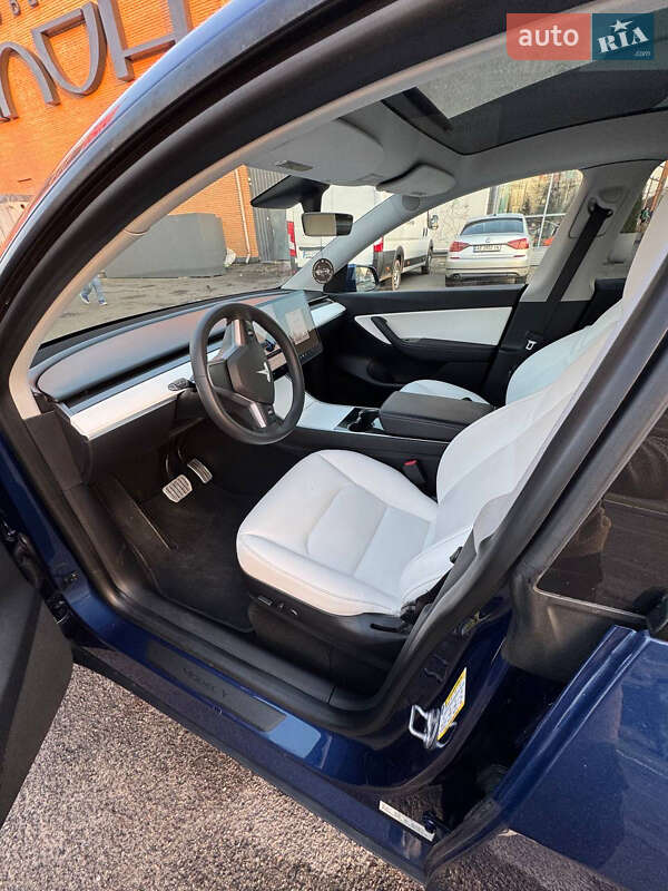 Внедорожник / Кроссовер Tesla Model Y 2021 в Днепре