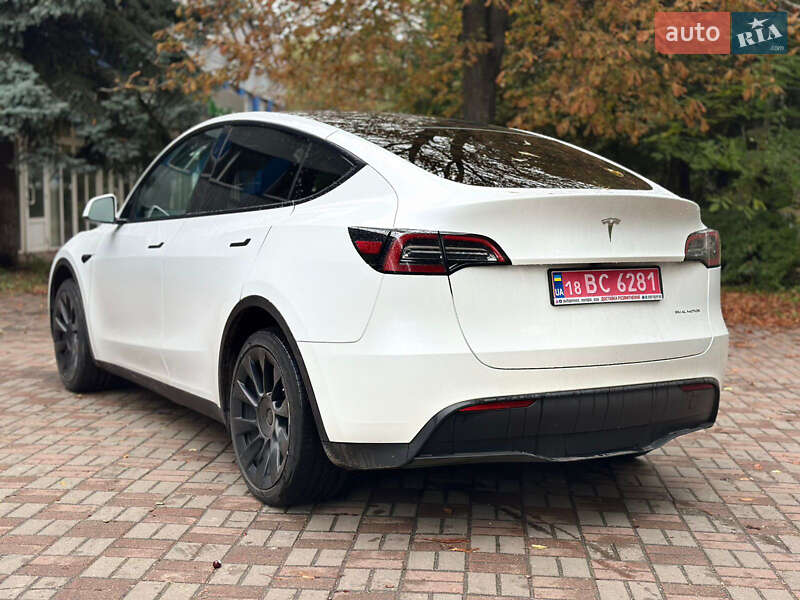 Внедорожник / Кроссовер Tesla Model Y 2023 в Киеве