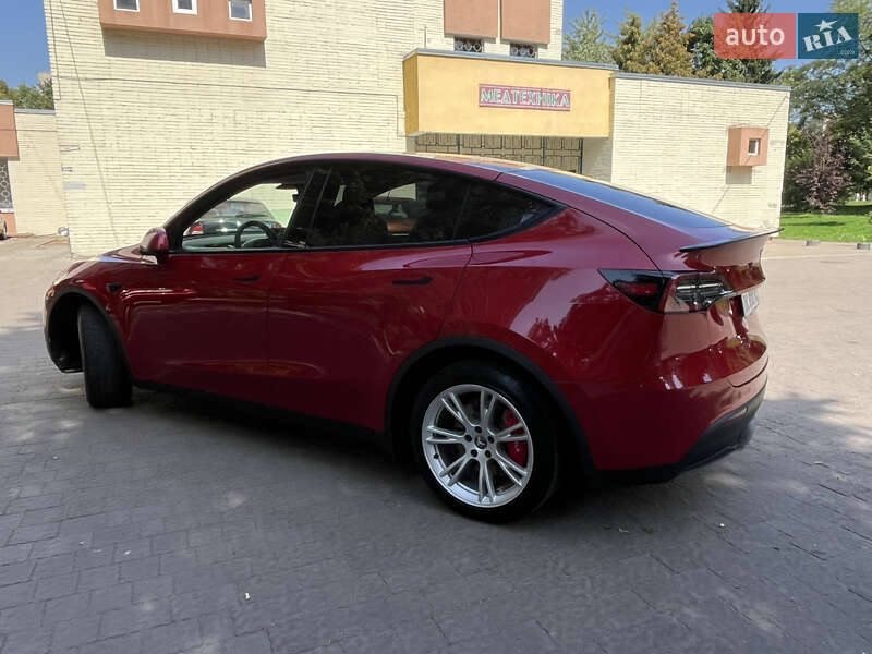 Позашляховик / Кросовер Tesla Model Y 2021 в Львові
