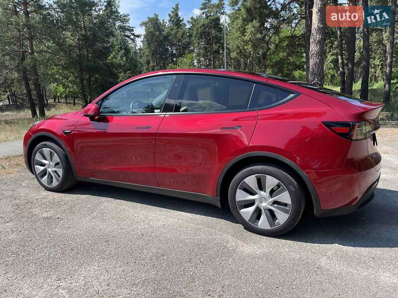 Внедорожник / Кроссовер Tesla Model Y 2024 в Киеве