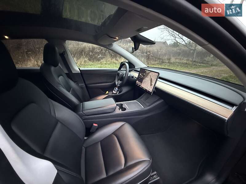 Внедорожник / Кроссовер Tesla Model Y 2021 в Киеве