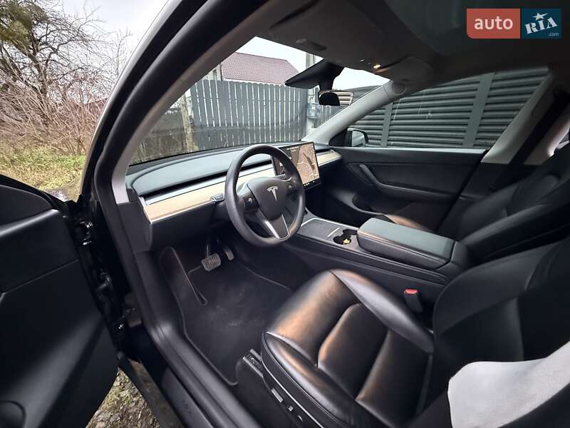 Внедорожник / Кроссовер Tesla Model Y 2021 в Киеве