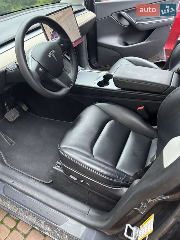 Внедорожник / Кроссовер Tesla Model Y 2021 в Киеве