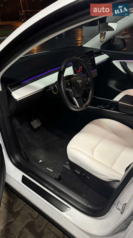 Внедорожник / Кроссовер Tesla Model Y 2020 в Луцке