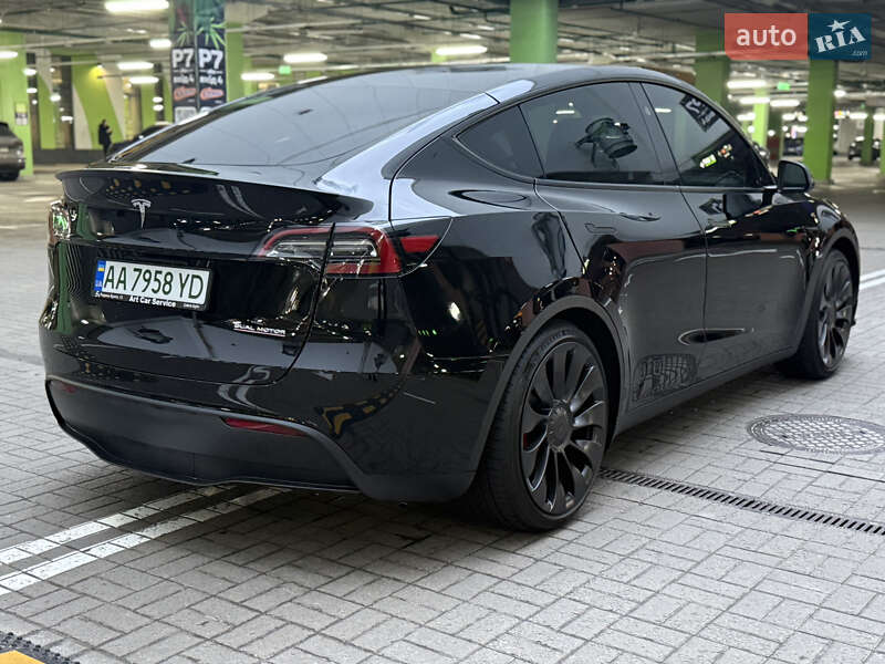 Внедорожник / Кроссовер Tesla Model Y 2023 в Киеве