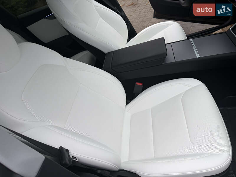 Позашляховик / Кросовер Tesla Model Y 2025 в Дніпрі фото 18 Позашляховик / Кросовер Tesla Model Y 2025 в Дніпрі