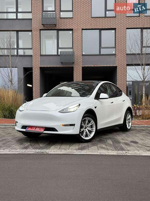 Tesla Model Y 2023
