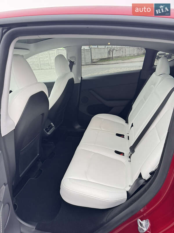 Внедорожник / Кроссовер Tesla Model Y 2024 в Запорожье