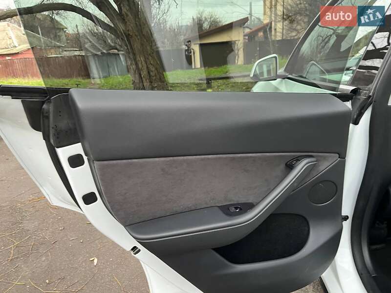 Внедорожник / Кроссовер Tesla Model Y 2023 в Киеве фото 10 Внедорожник / Кроссовер Tesla Model Y 2023 в Киеве
