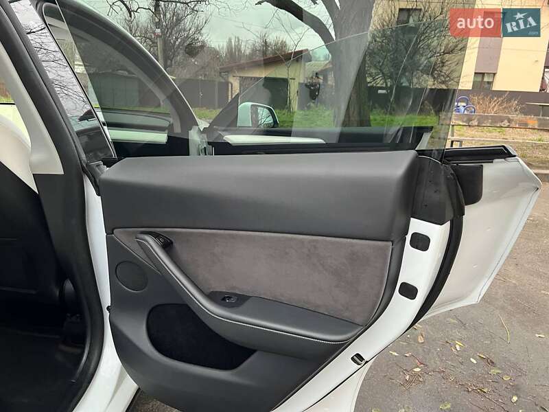 Внедорожник / Кроссовер Tesla Model Y 2023 в Киеве фото 13 Внедорожник / Кроссовер Tesla Model Y 2023 в Киеве
